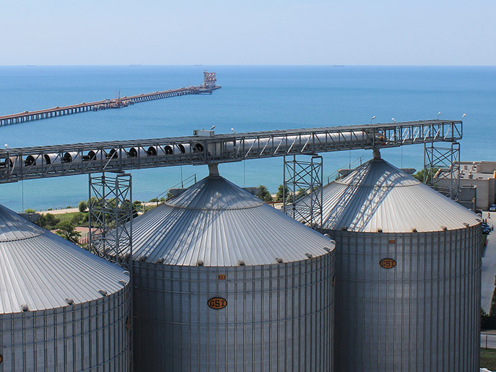 ЗТКТ перевалил на экспорт 2,42 млн тонн зерна