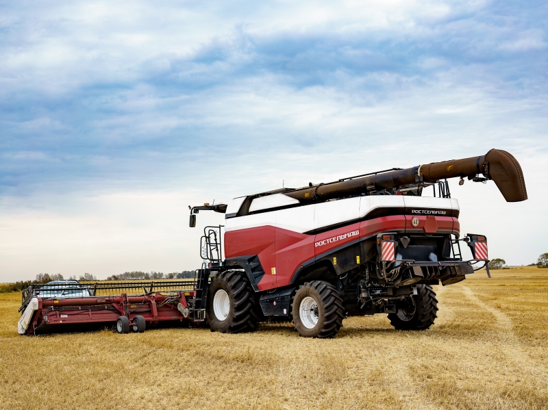 Продажи сельхозтехники в России в январе снизились на 42%